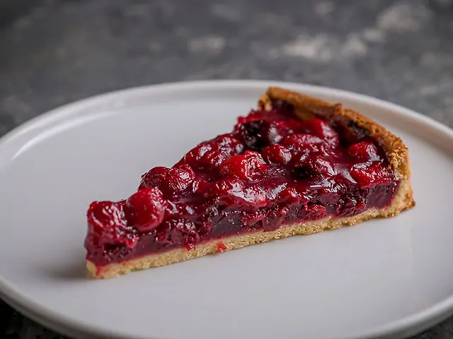 Пиріг з вишнями