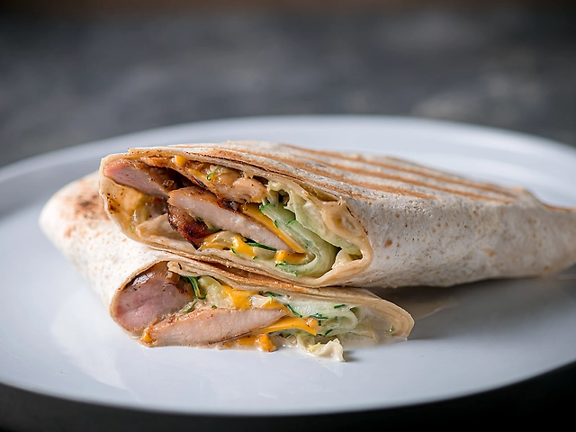 Рол з куркою