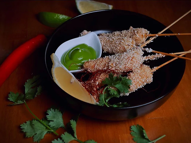 Креветки в паніровці з стружки тунця